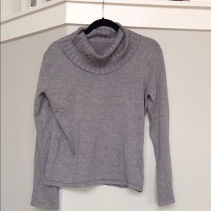 Super cozy Cowell neck gray sweater!!!!!